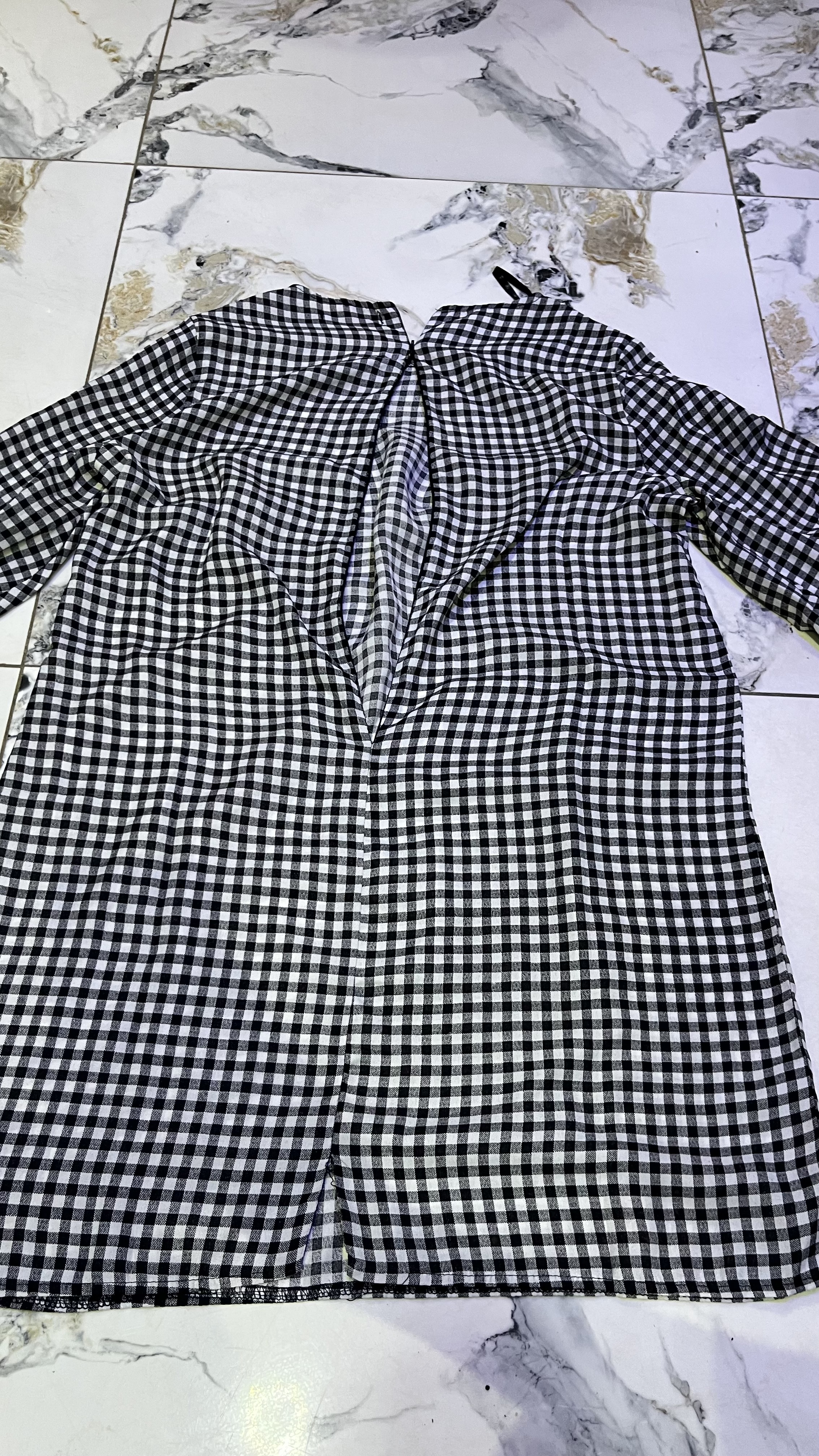 Must-Have Women’s Checkered Top – Lokogoma Pickup!