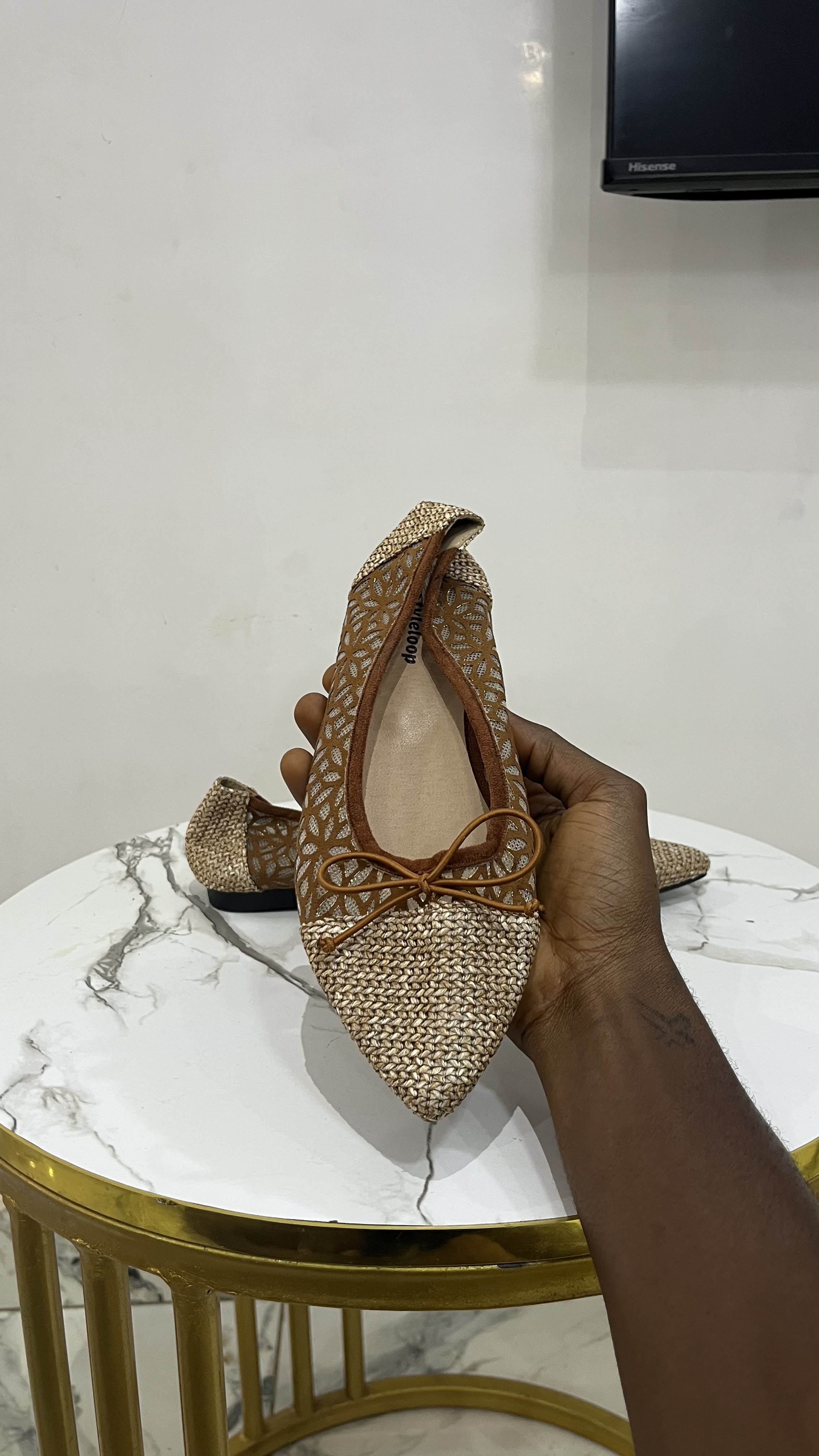 Stylish Pointed-Toe Flat Shoes for Ladies – Neat Thrift Deal